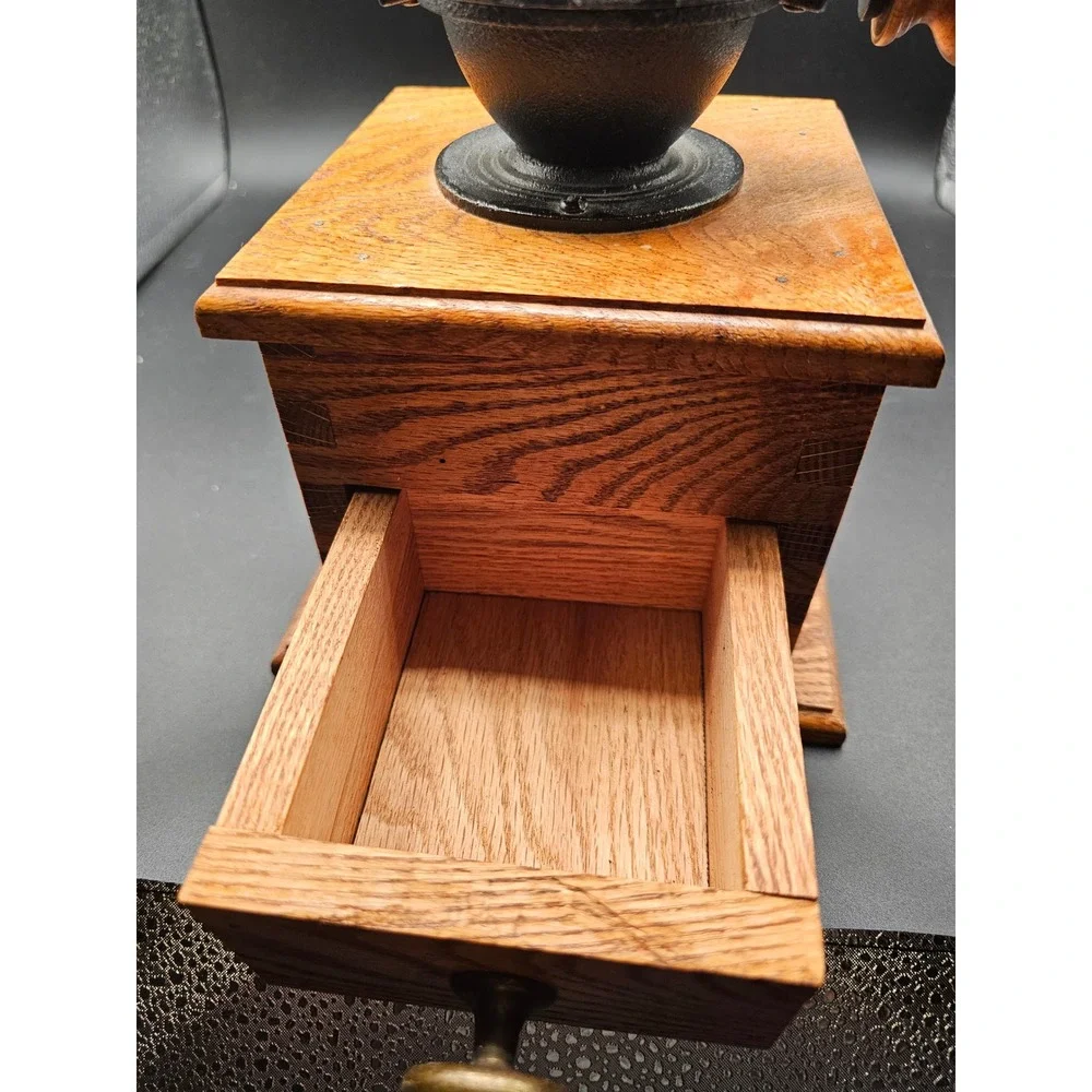 Vintage Manual Coffee Grinder Cast Iron Wheel Oak Wood Base Farmhouse Decor XX